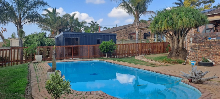 4 Bedroom Property for Sale in Vanes Estate Eastern Cape